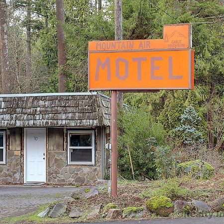 Motel Room With Kitchenette At Base Of Mt Hood Mount Hood Village Exterior photo