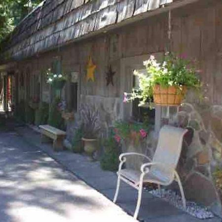 Motel Room With Kitchenette At Base Of Mt Hood Mount Hood Village Exterior photo